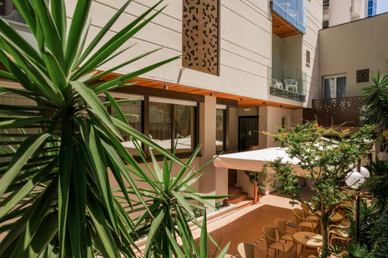 Hotel Cavalli Каттолика Экстерьер фото